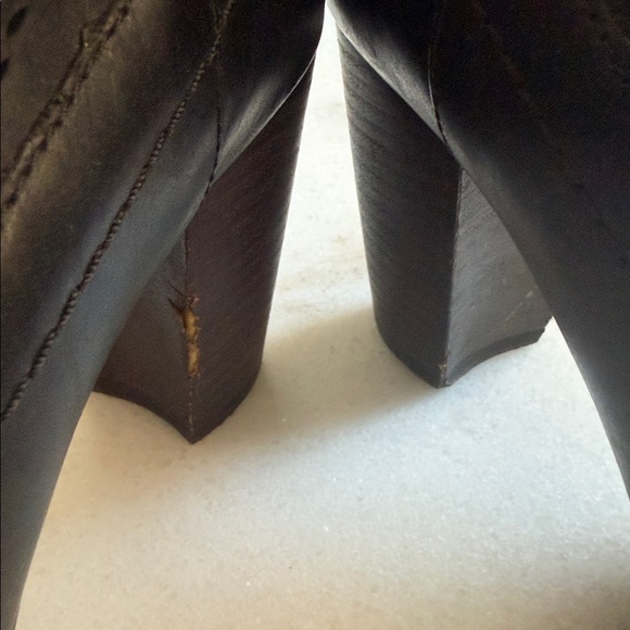 UGG Ankle Boots Charlotte Perforated Black Leather with Zip Back. - Picture 7 of 9